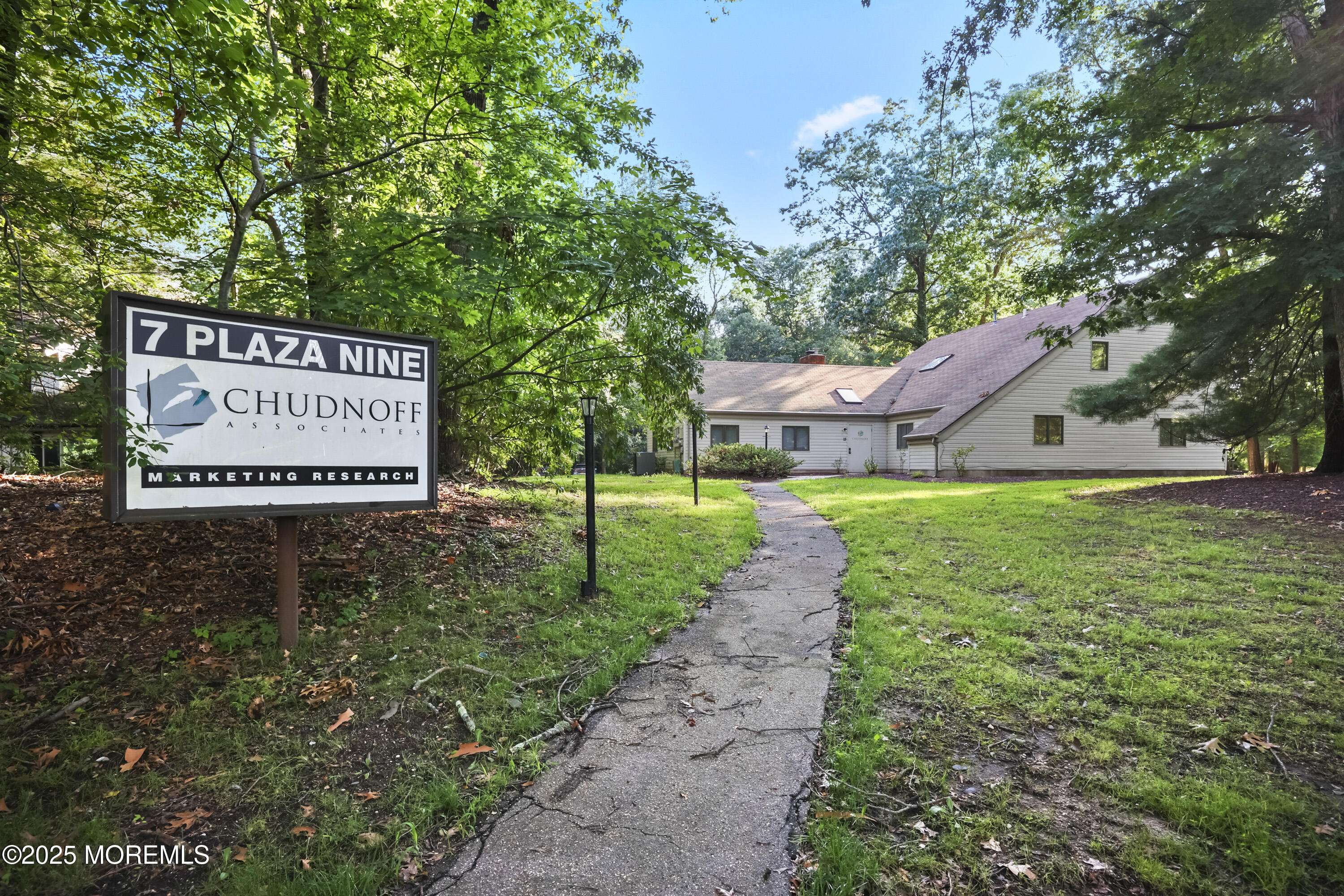 Manalapan, NJ 07726,7 Plaza 9