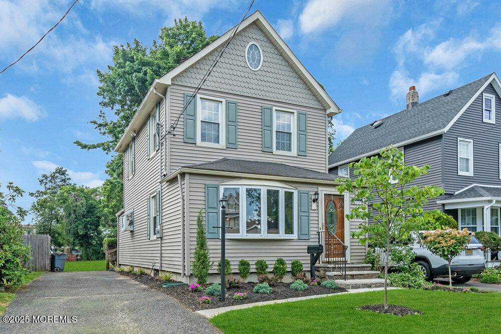 Rumson, NJ 07760,26 Center Street