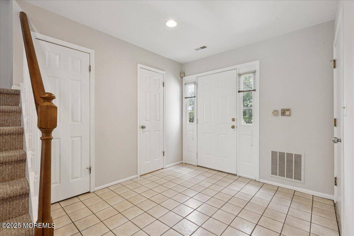 Manalapan, NJ 07726,437 Dorchester Way