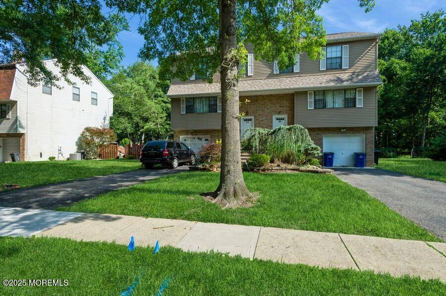Manalapan, NJ 07726,56 Dortmunder Drive