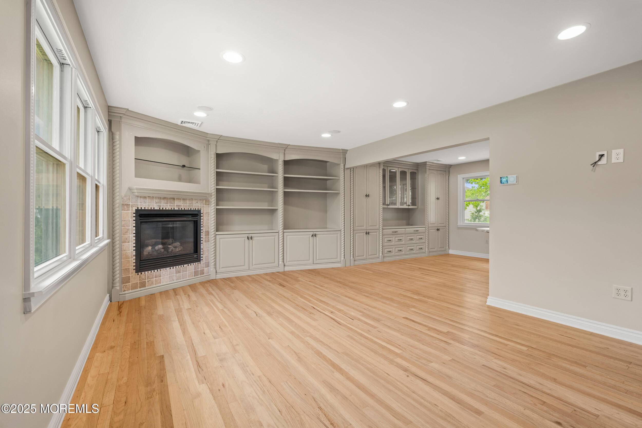 Oakhurst, NJ 07755,712 Carol Avenue
