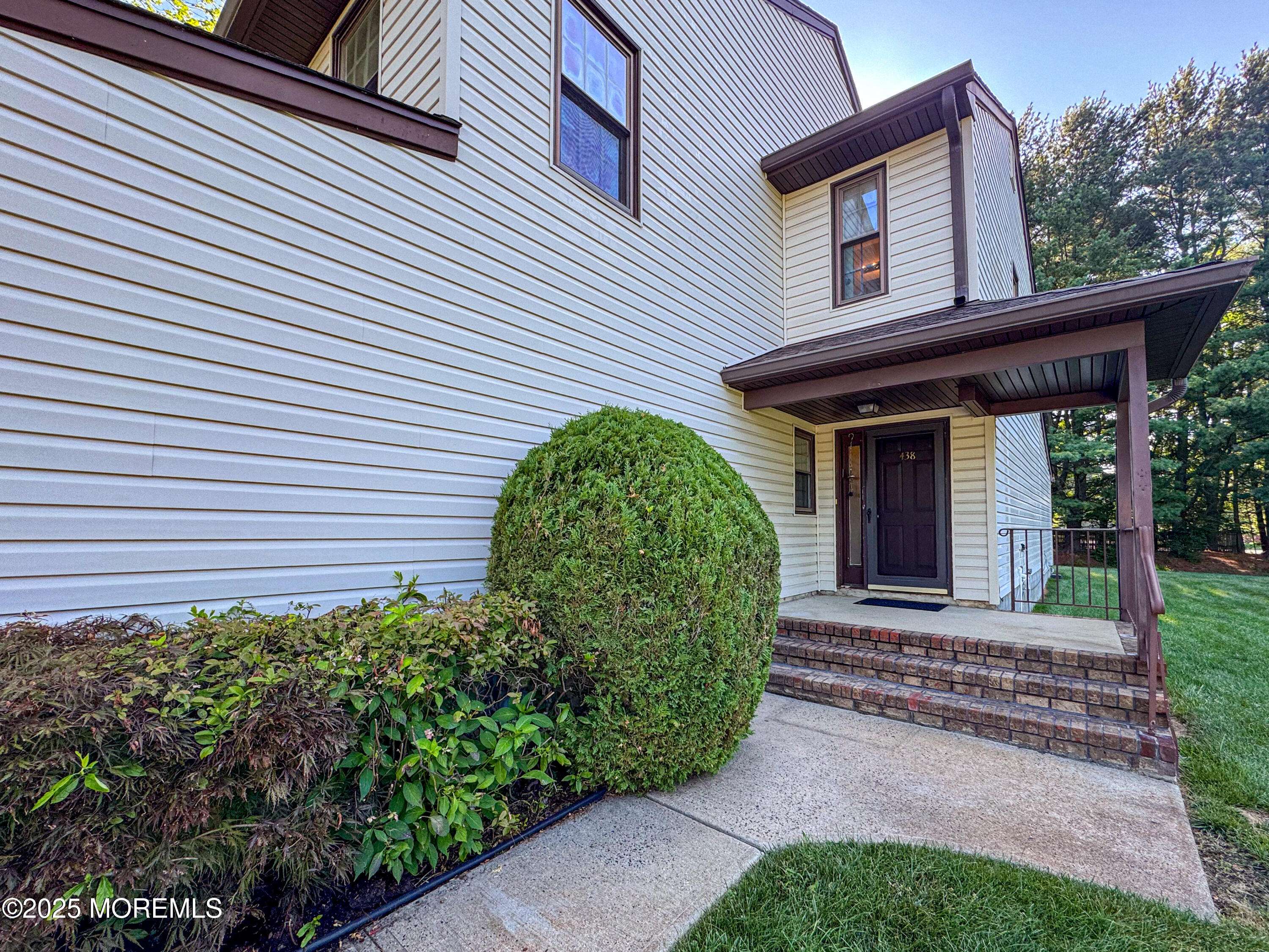 Manalapan, NJ 07726,438 Oak Knoll Drive #43-8