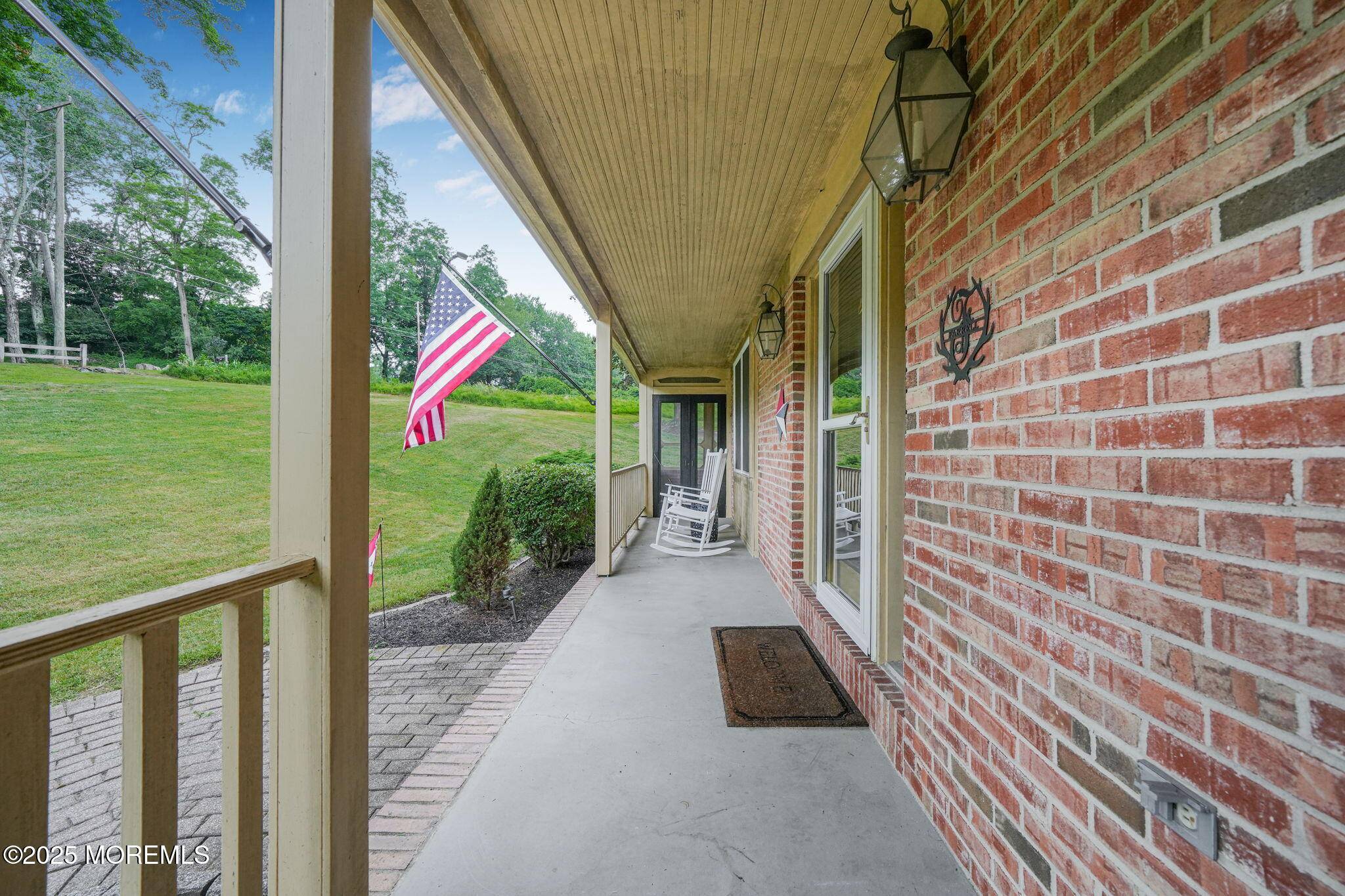 Hampton, NJ 08827,16 Henderson Hill Road