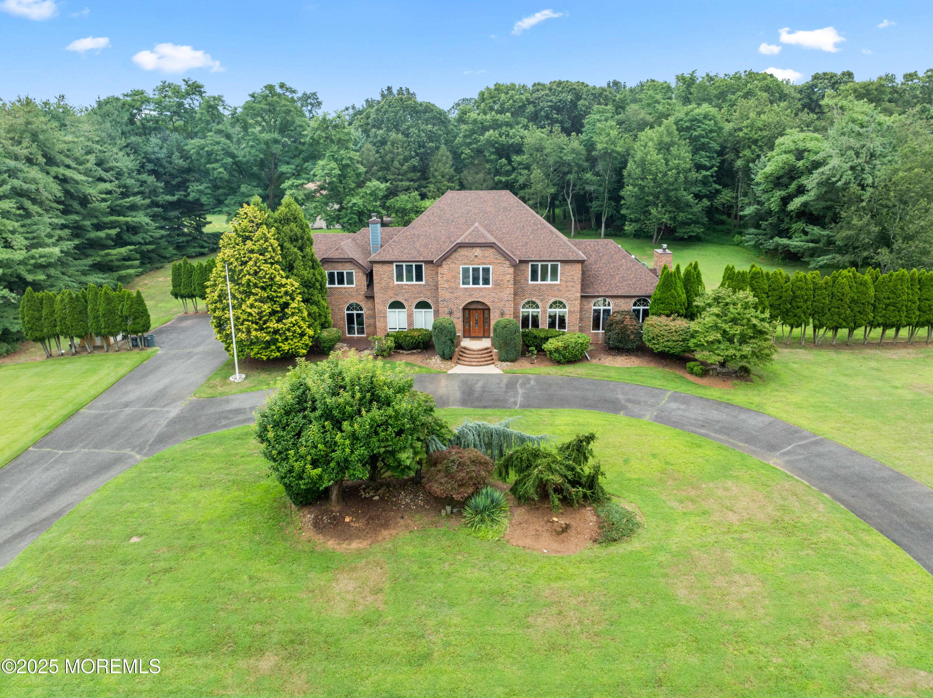 Manalapan, NJ 07726,6 Peachtree Lane