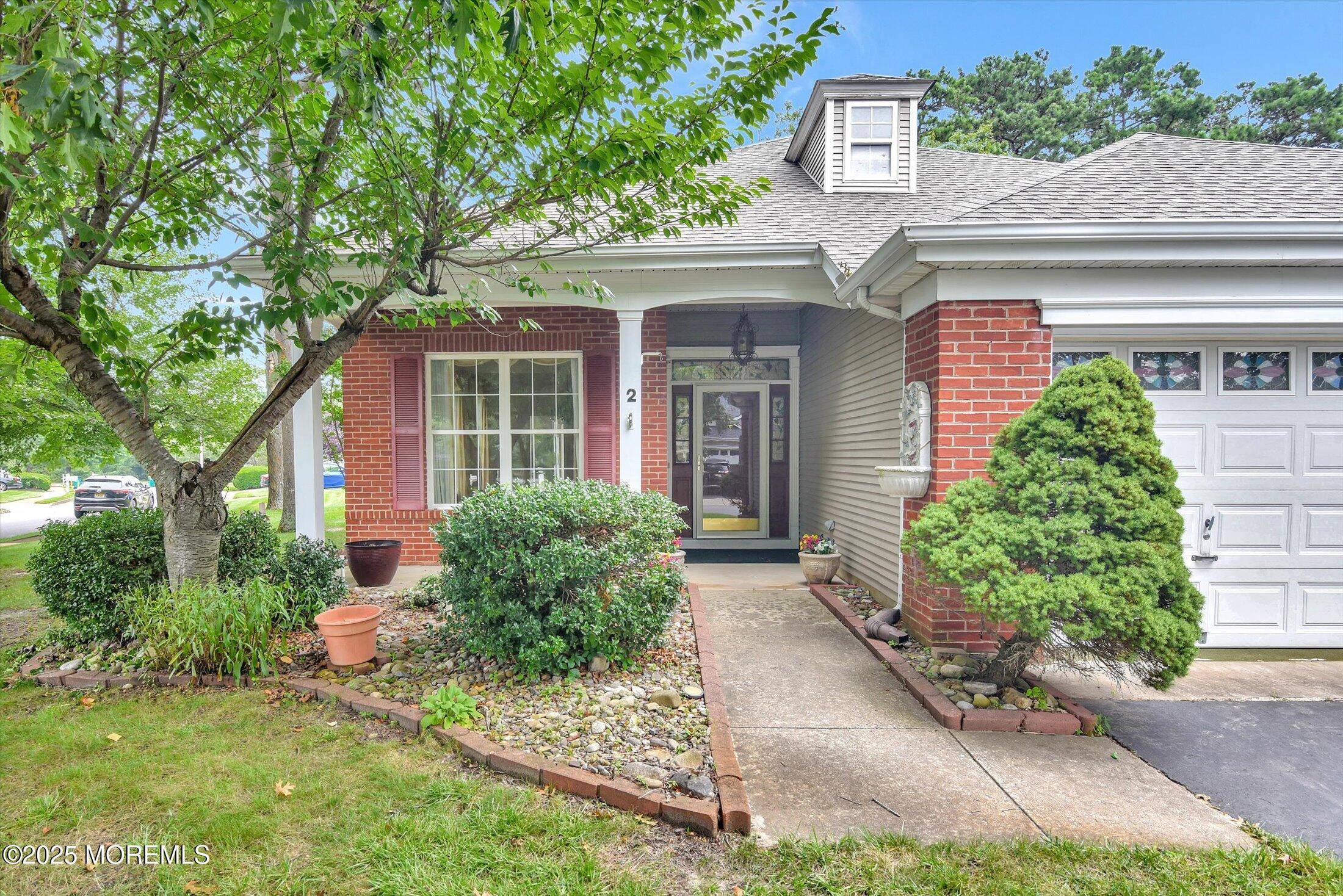 Lakewood, NJ 08701,2 Amberwinds Court