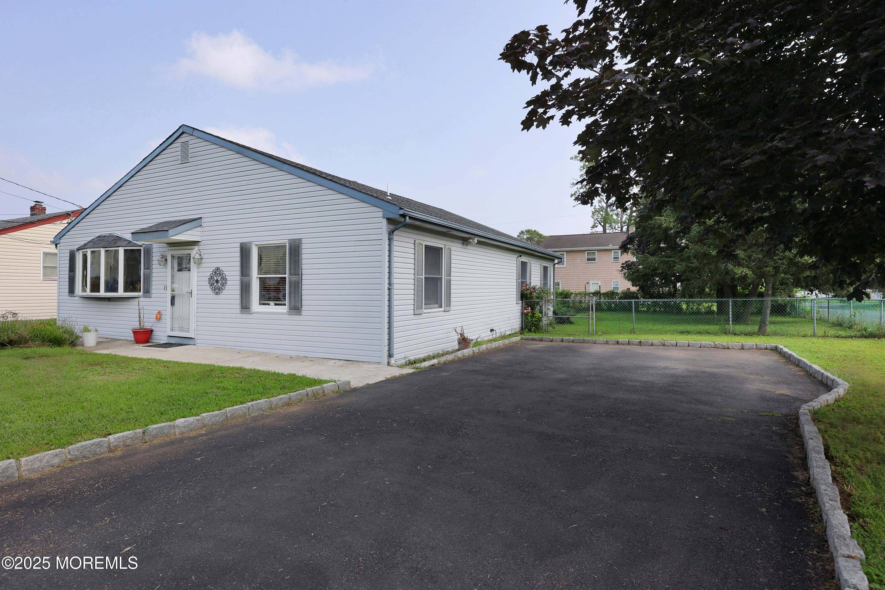 Cliffwood Beach, NJ 07735,358 Shadynook Street