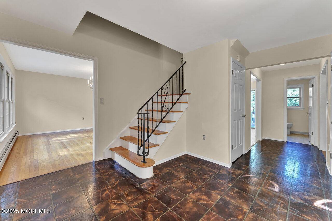 Matawan, NJ 07747,21 Briarwood Drive