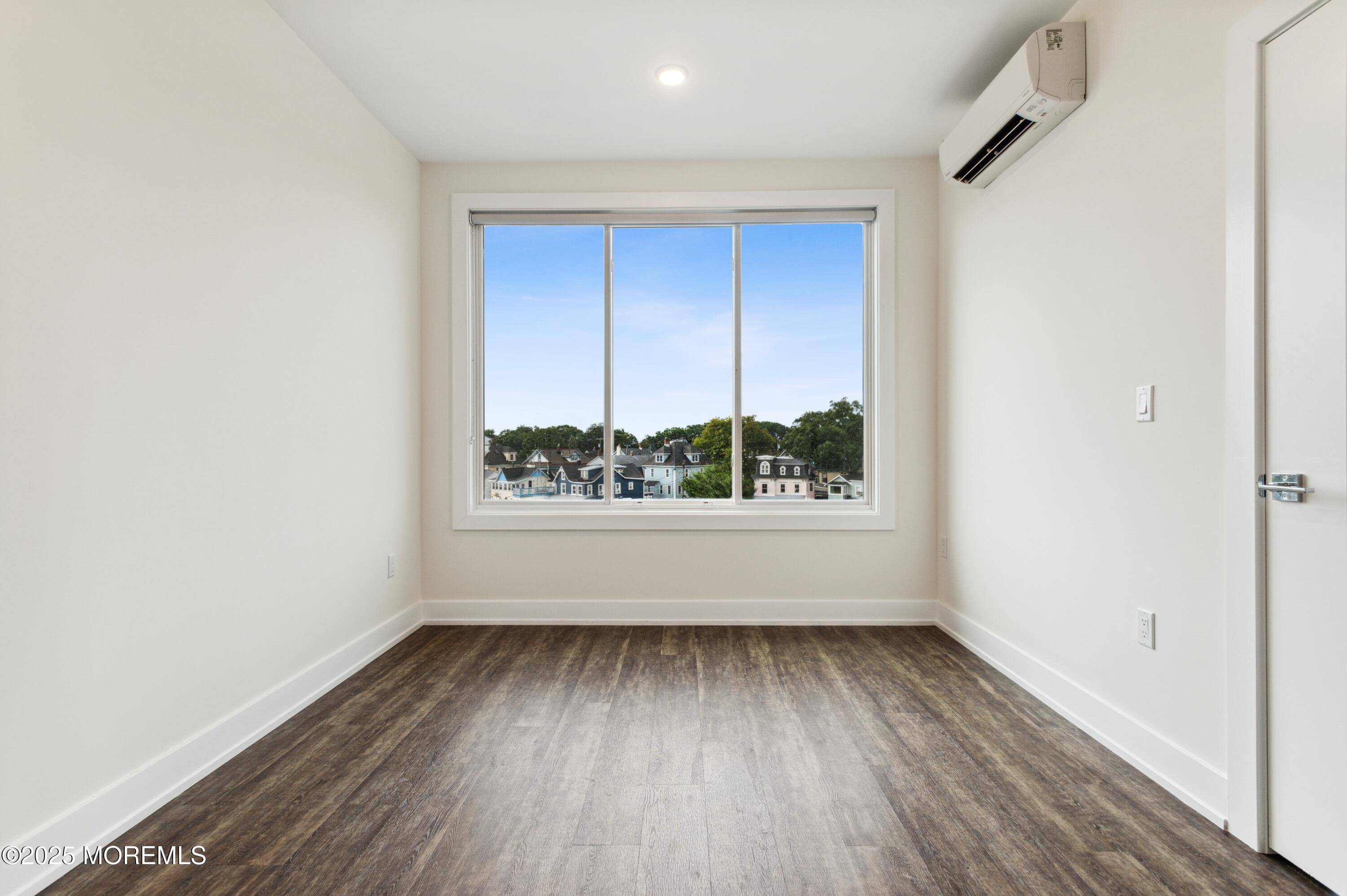 Asbury Park, NJ 07712,521 Lake Avenue #204