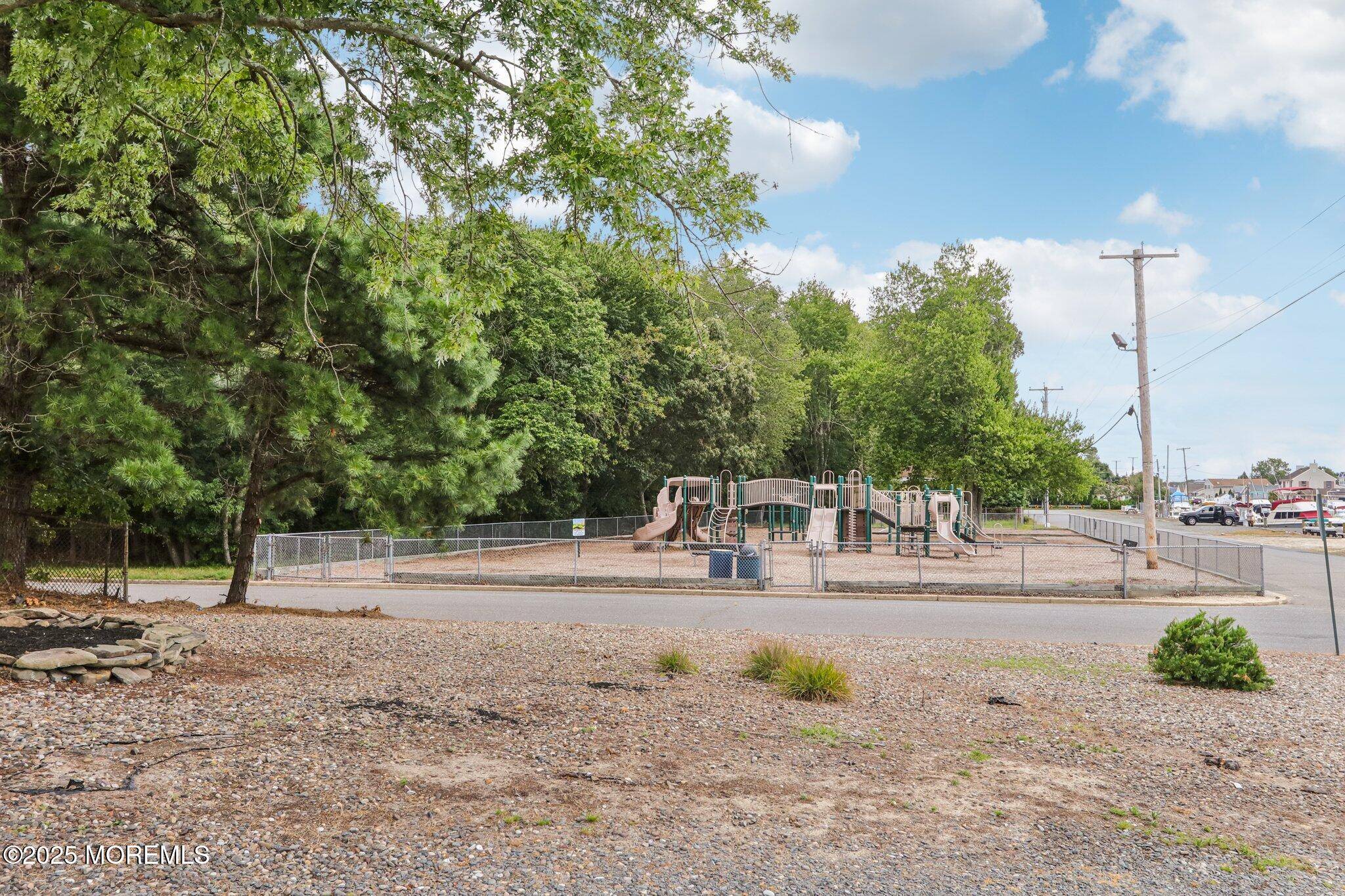 Lanoka Harbor, NJ 08734,406 Sycamore Drive