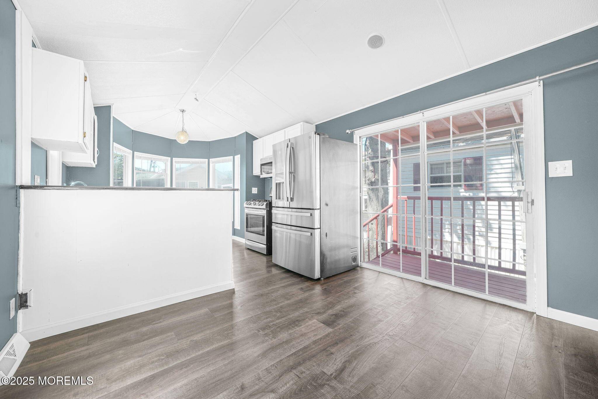 Edison, NJ 08817,2505 Woodbridge Avenue #4L