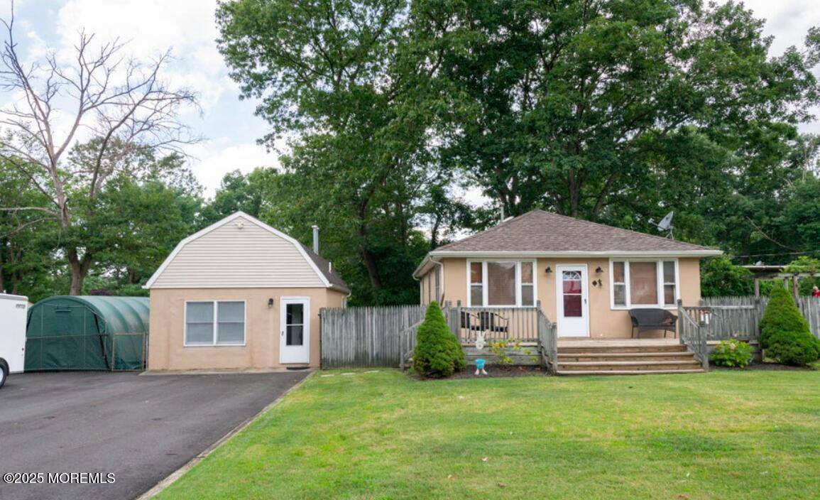 Jackson, NJ 08527,34 Forest Hill Avenue
