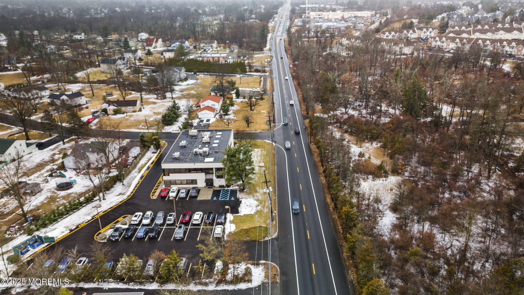 Kendall Park, NJ 08824,3270 NJ 27