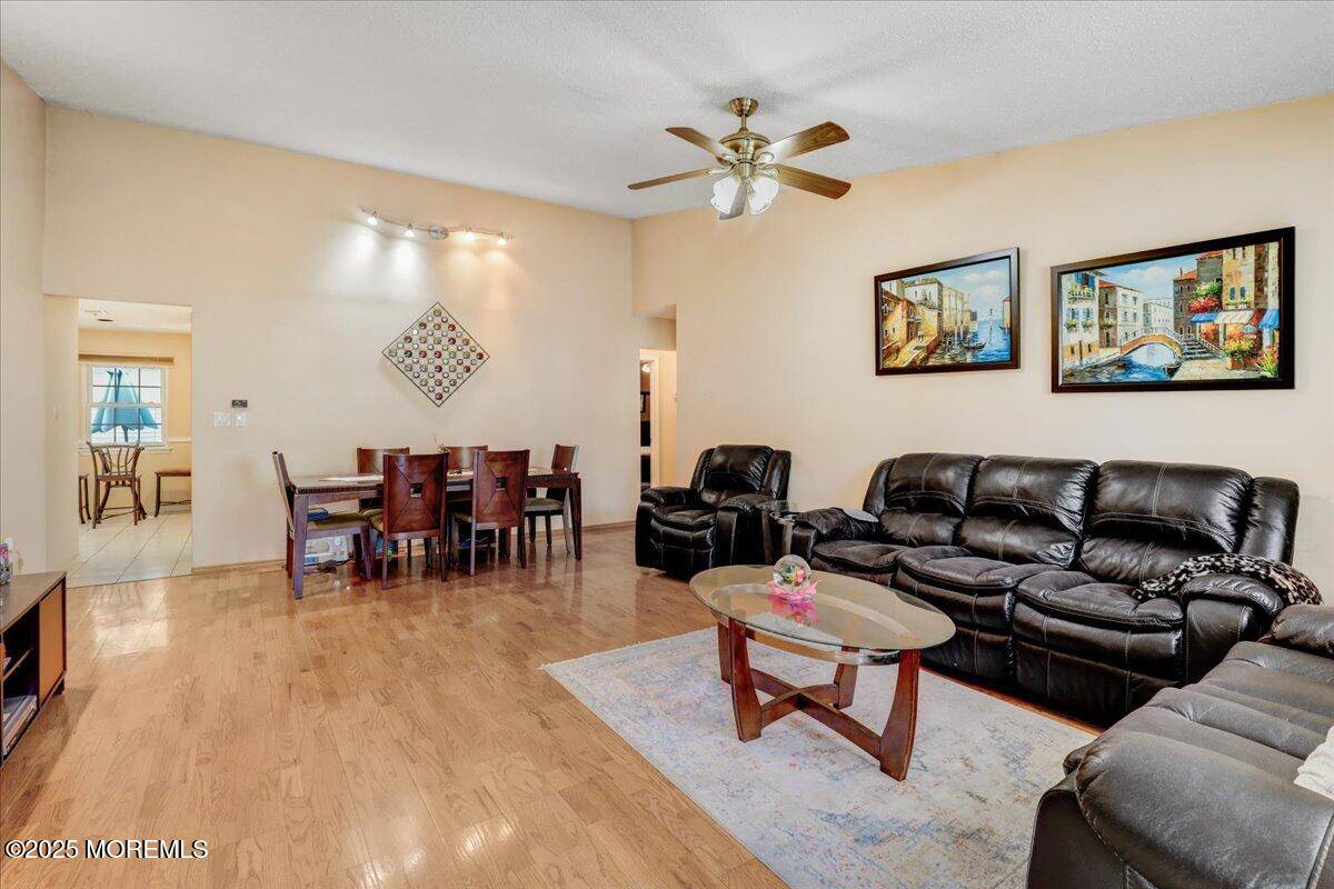 Freehold, NJ 07728,5 Jaffreyton Close