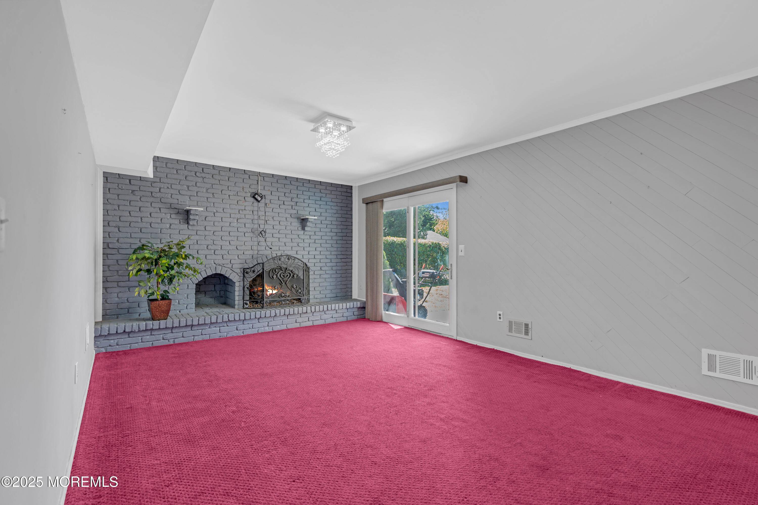 Beachwood, NJ 08722,19 Spruce Street