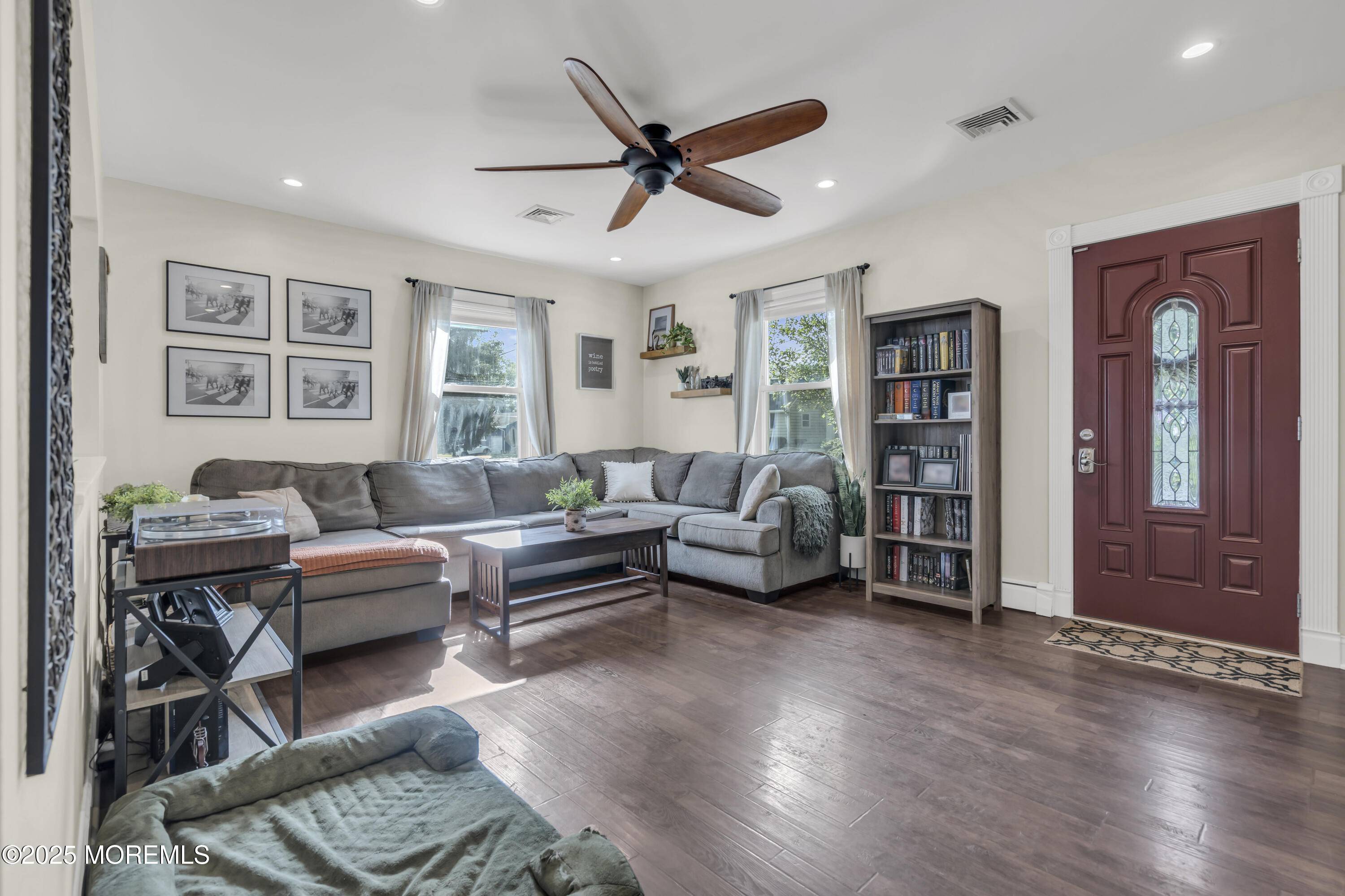 Hamilton, NJ 08619,393 Collier Avenue