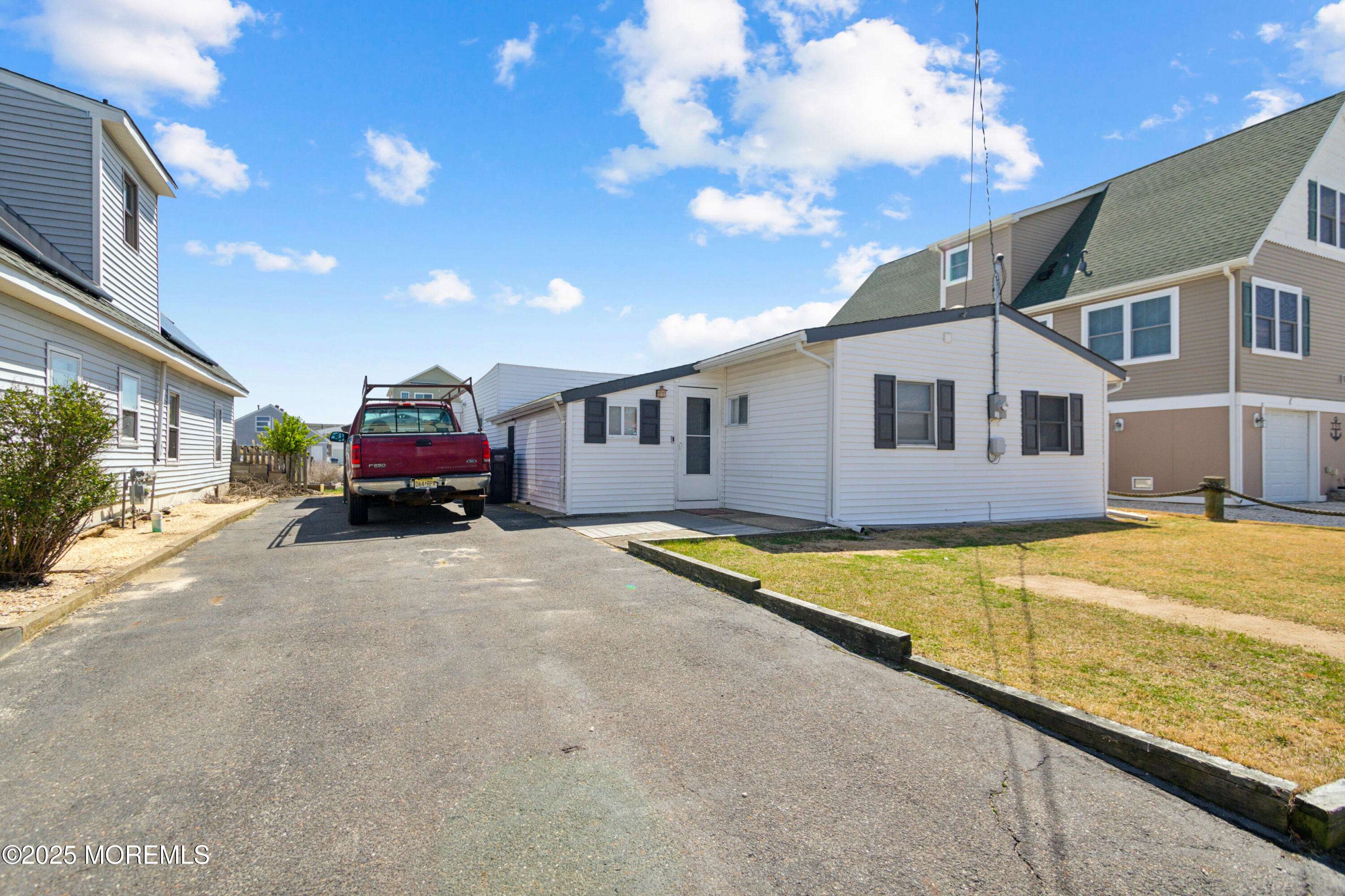 Little Egg Harbor, NJ 08087,131 S Commodore Drive