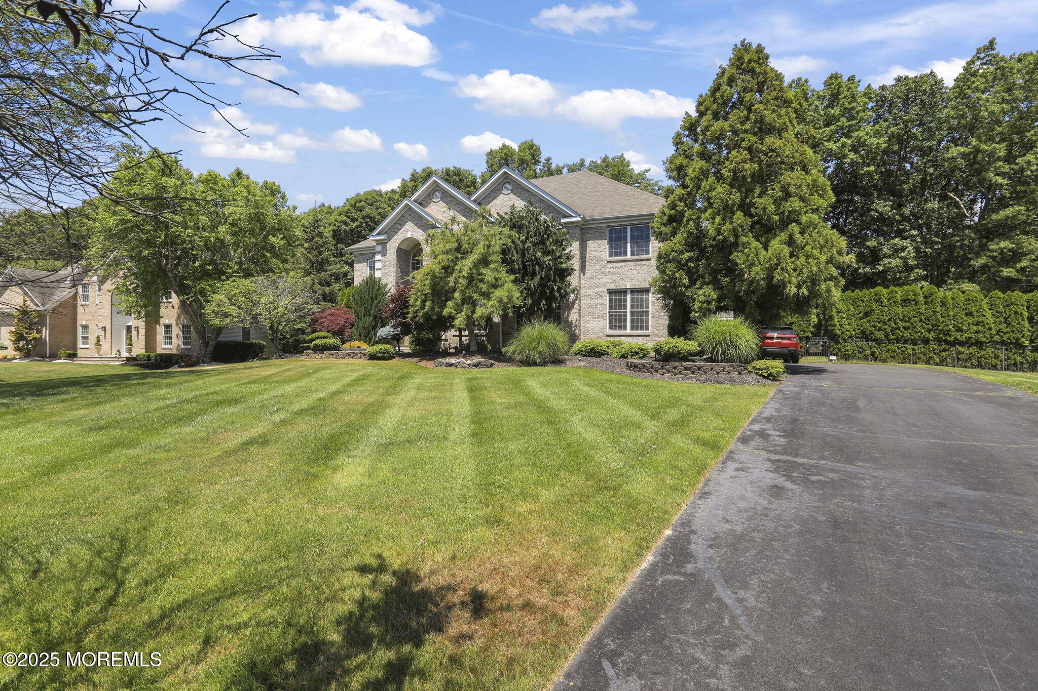 Jackson, NJ 08527,7 Round Hill Road