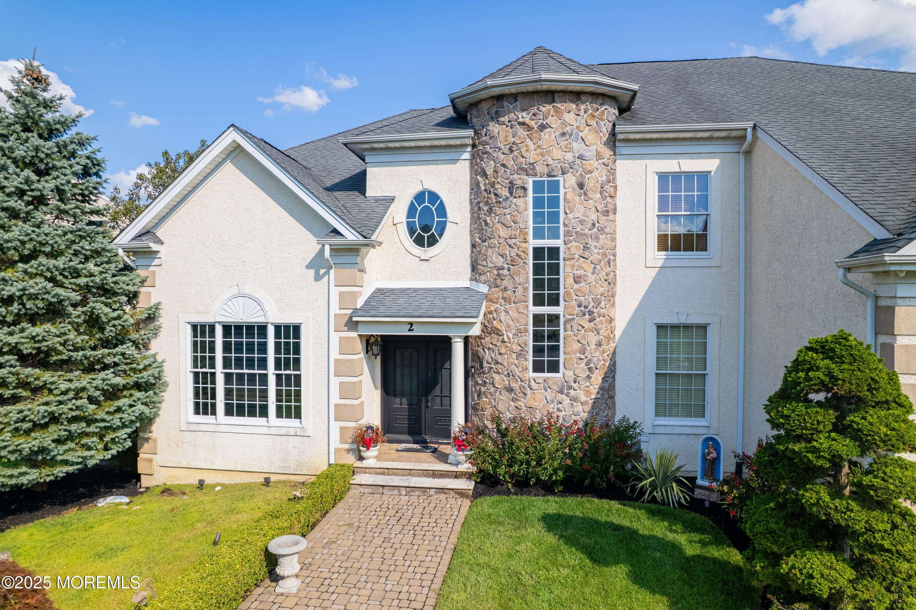 Manalapan, NJ 07726,2 Silverleaf Way