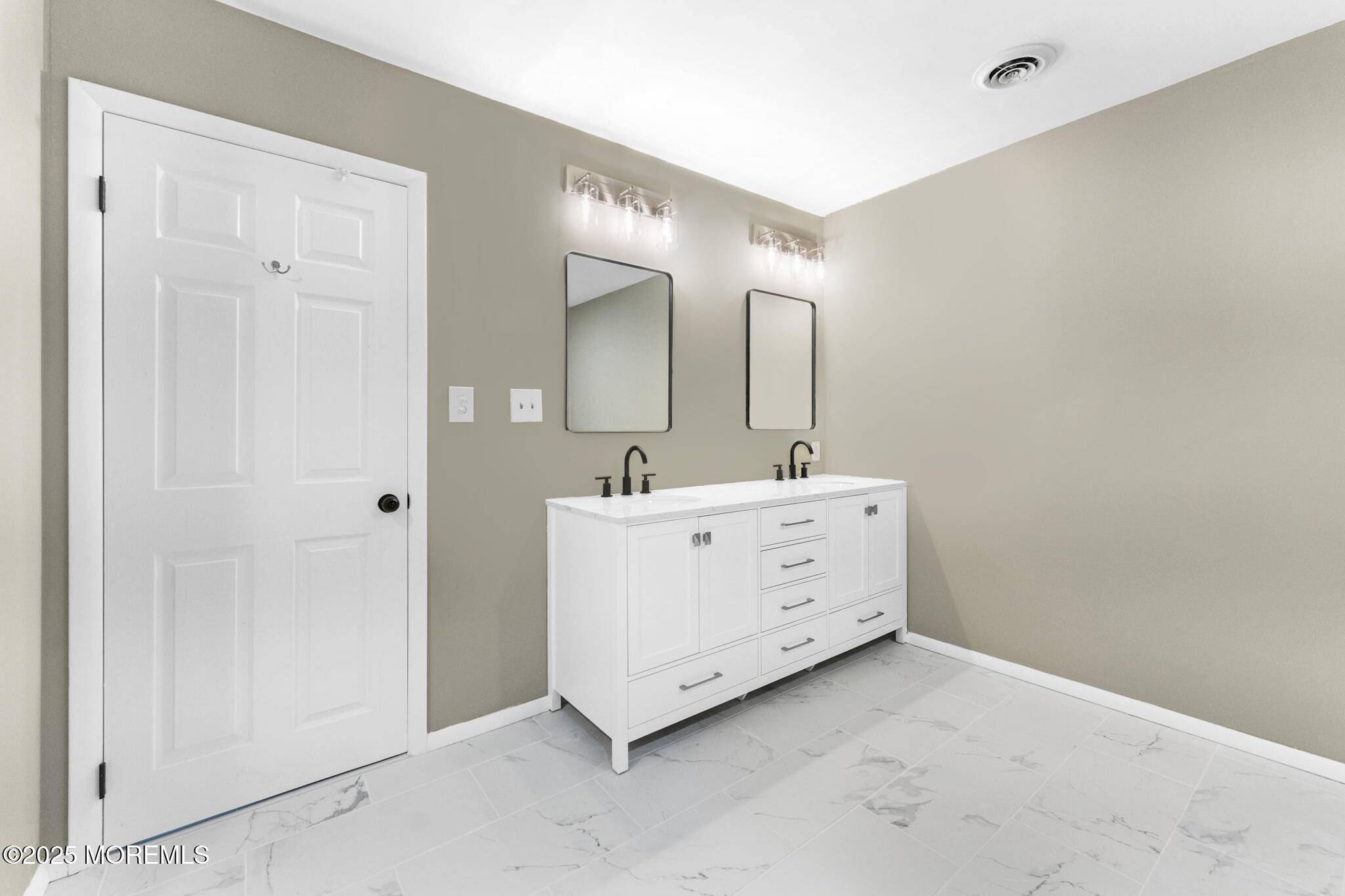 Moorestown, NJ 08057,112 Beacon Street