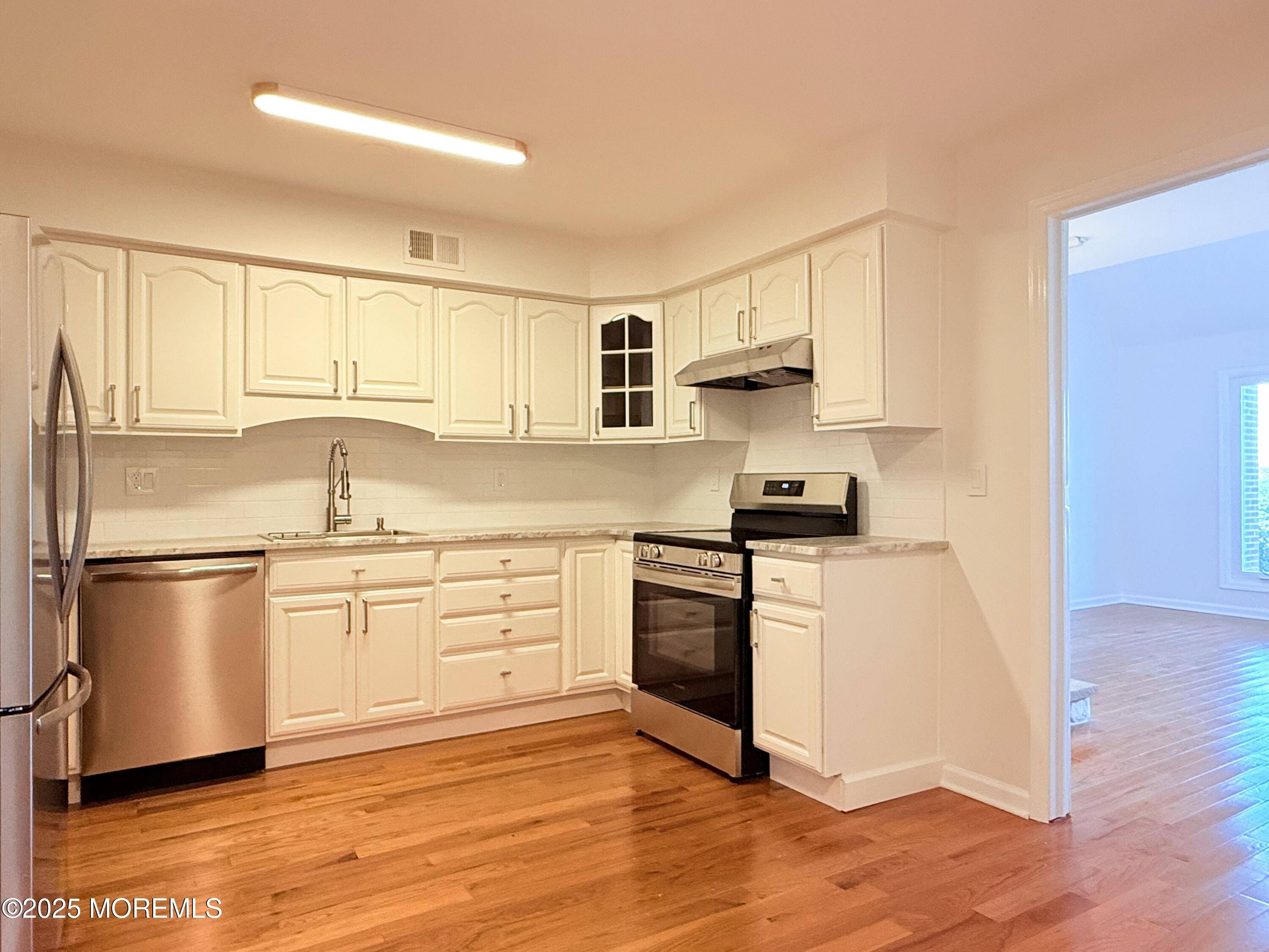 Monmouth Beach, NJ 07750,25 Meadow Avenue #64