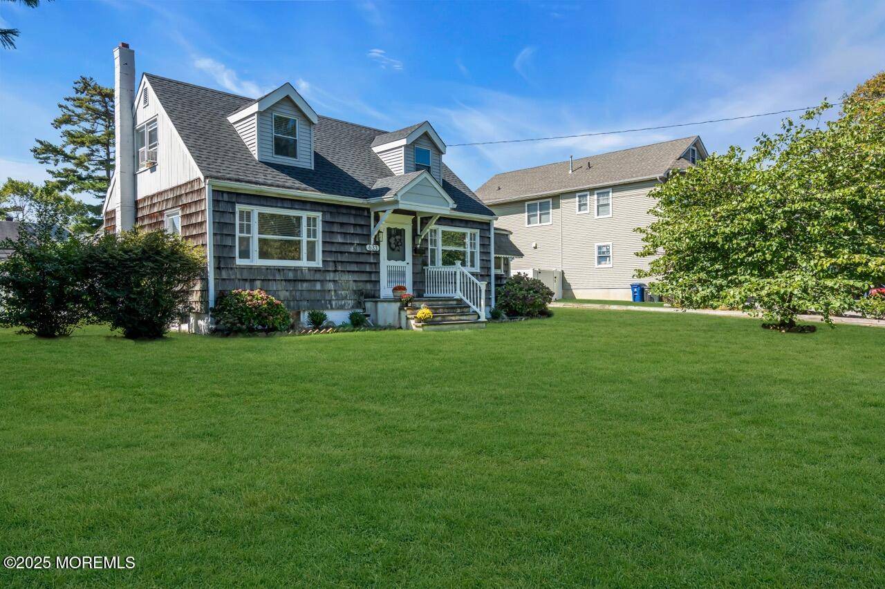 Brielle, NJ 08730,633 Agnes Avenue