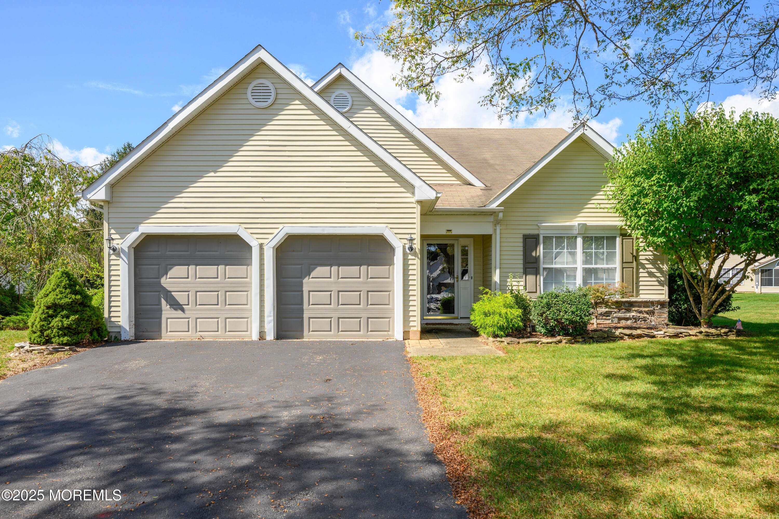 Lakewood, NJ 08701,10 Pine Valley Court