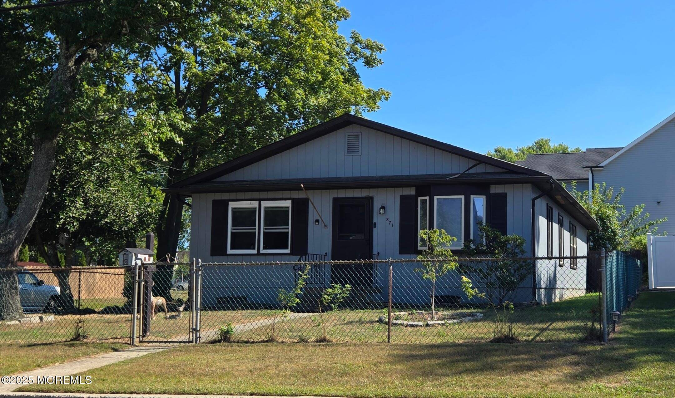 Keyport, NJ 07735,871 S Concourse Road S