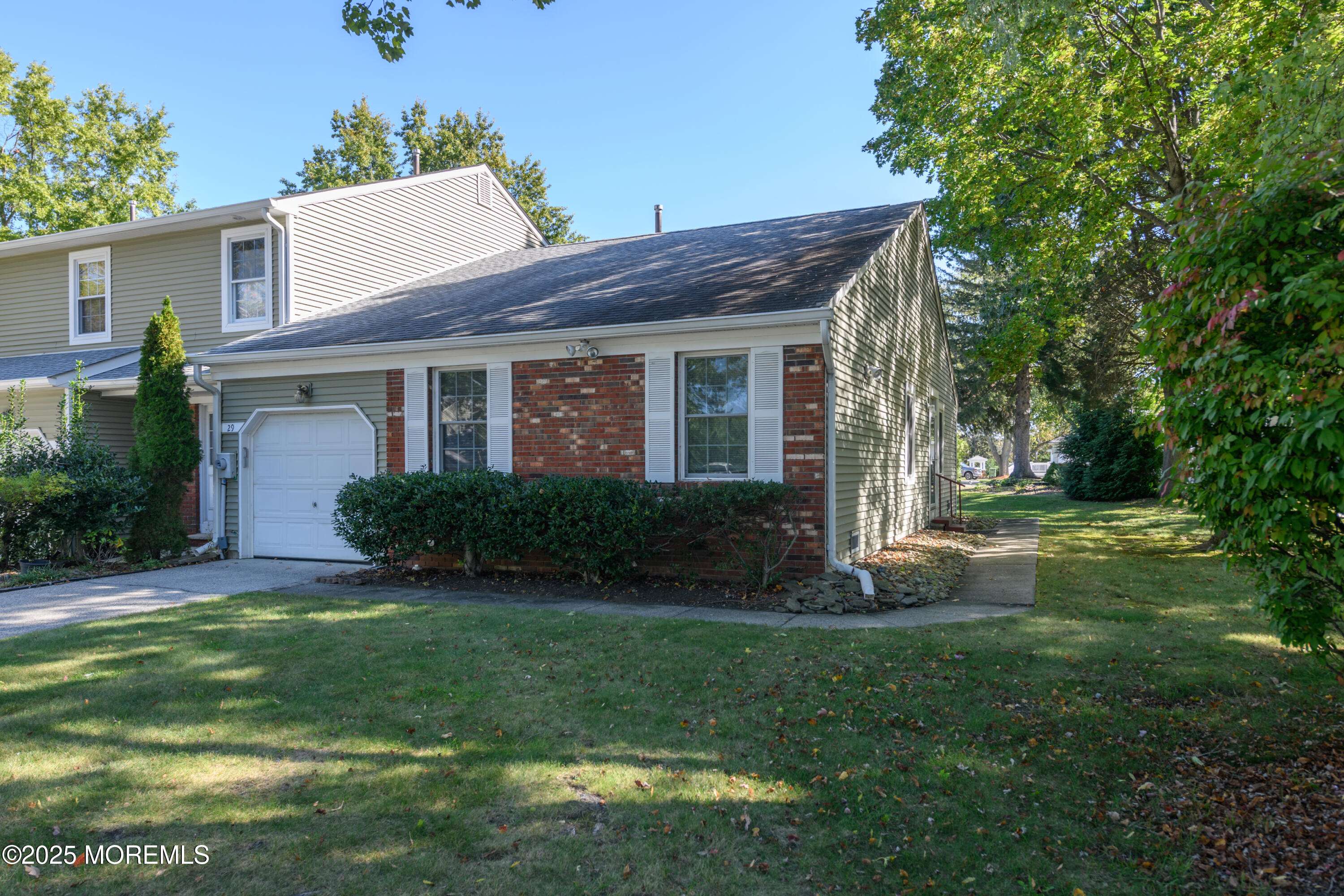 Eatontown, NJ 07724,29 Oak Lane