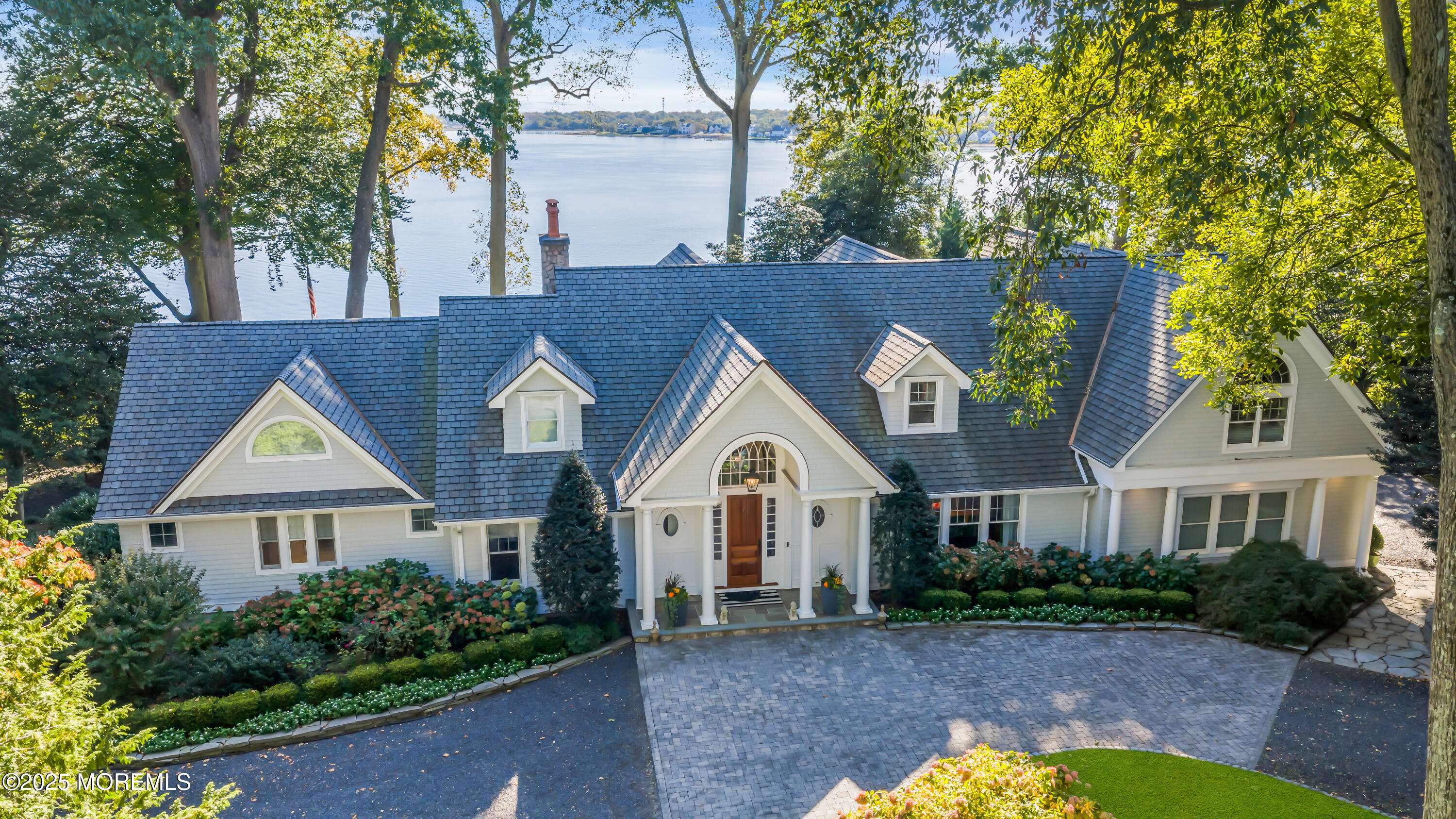 Rumson, NJ 07760,942 Navesink River Road