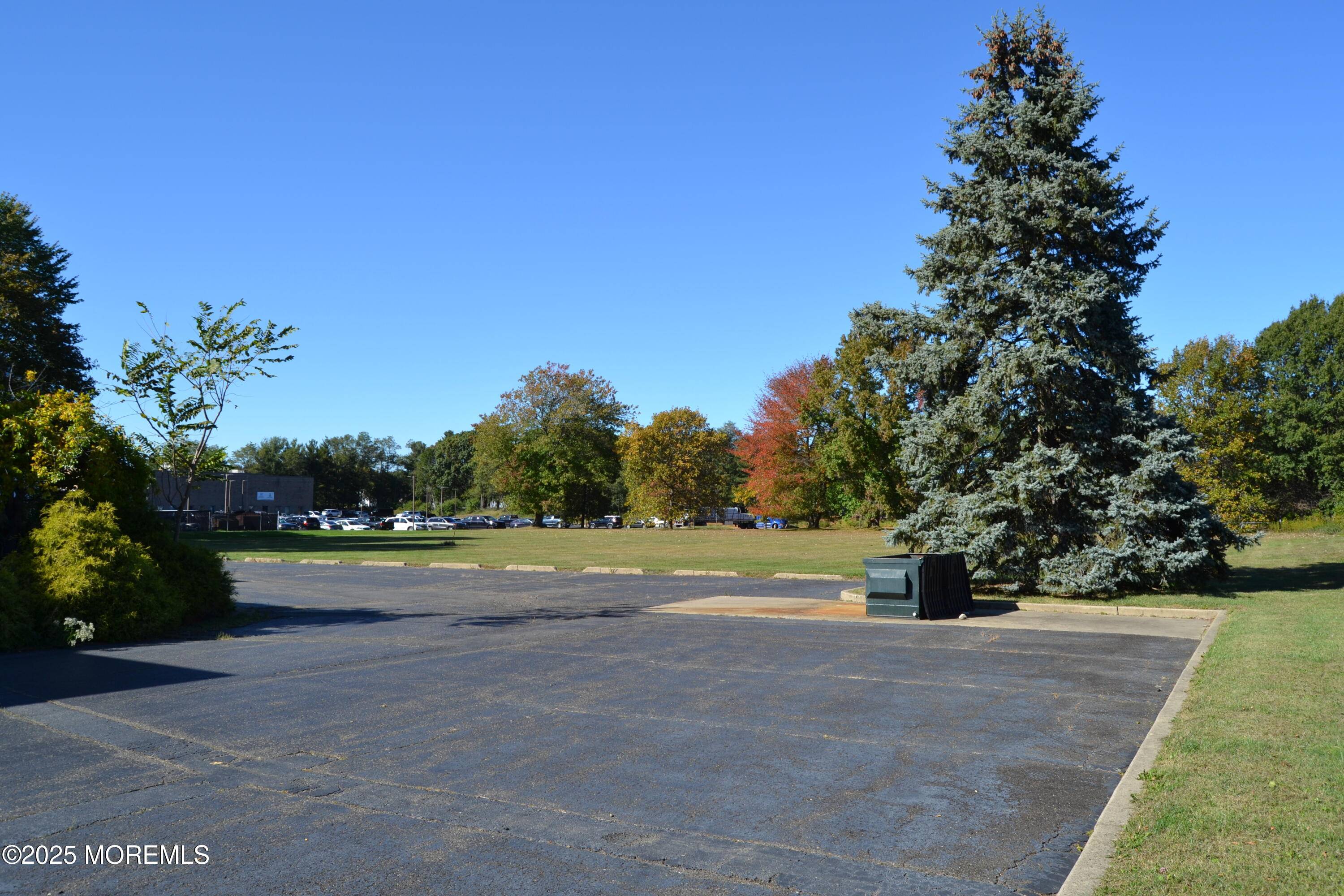 Holmdel, NJ 07733,2135 State Route 35