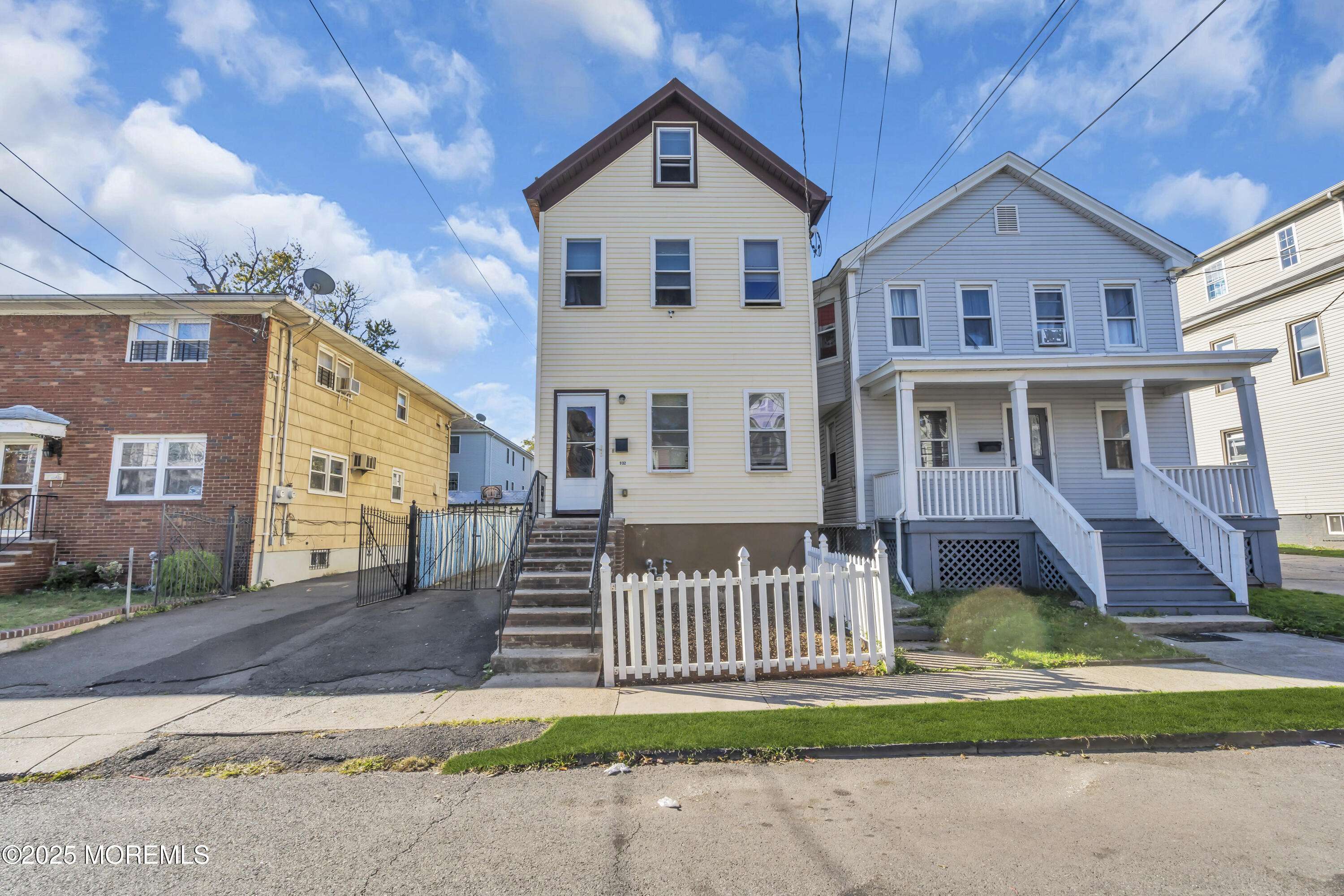 Elizabeth, NJ 07201,932 Flora Street