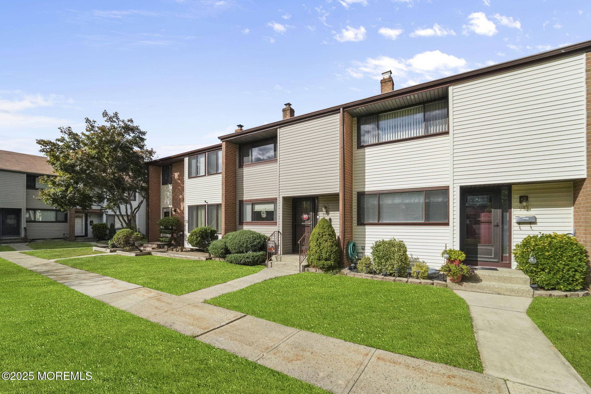 East Windsor, NJ 08520,942 Jamestown Road