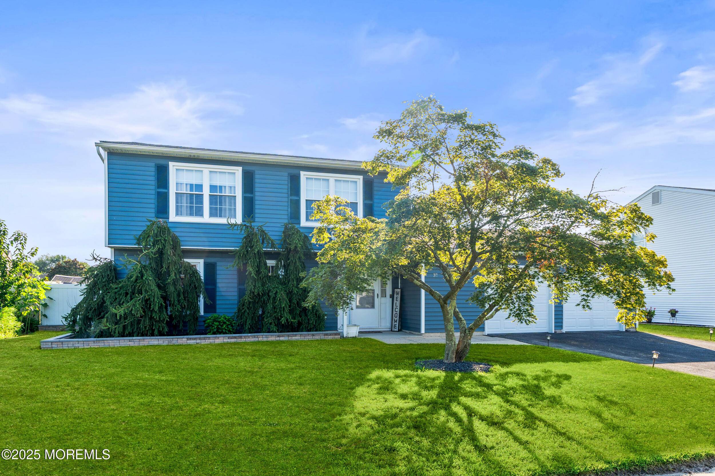 Howell, NJ 07731,37 Starlight Road