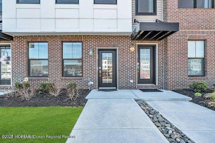 Tinton Falls, NJ 07724,50 Midway Road S