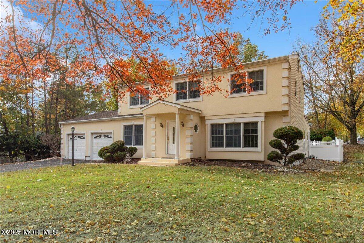 Manalapan, NJ 07726,34 Sherwood Road