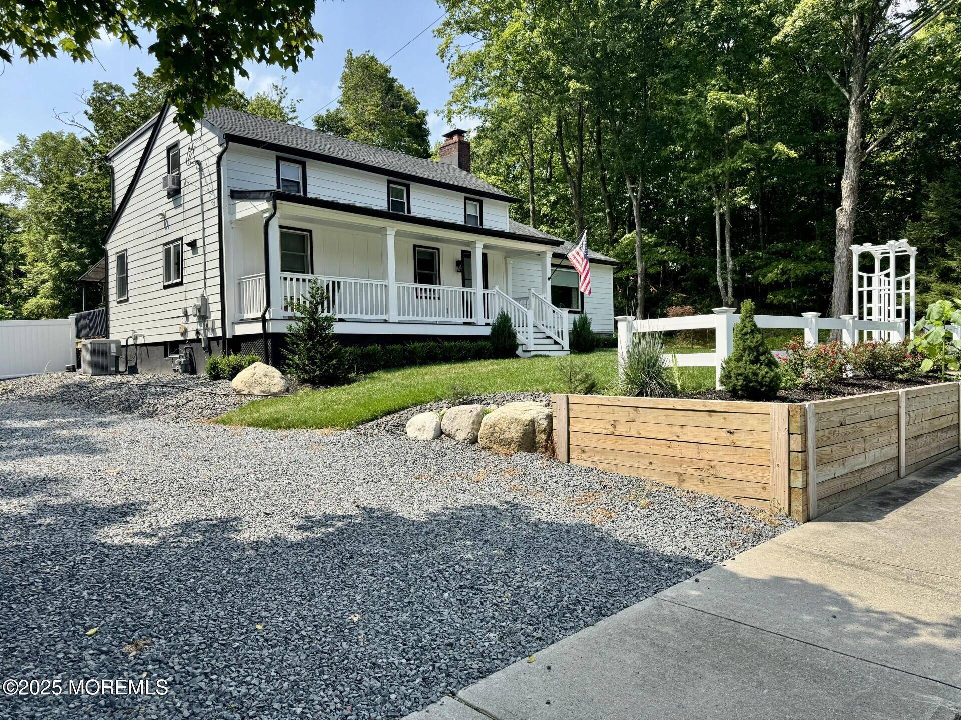 Holmdel, NJ 07733,72 Main Street