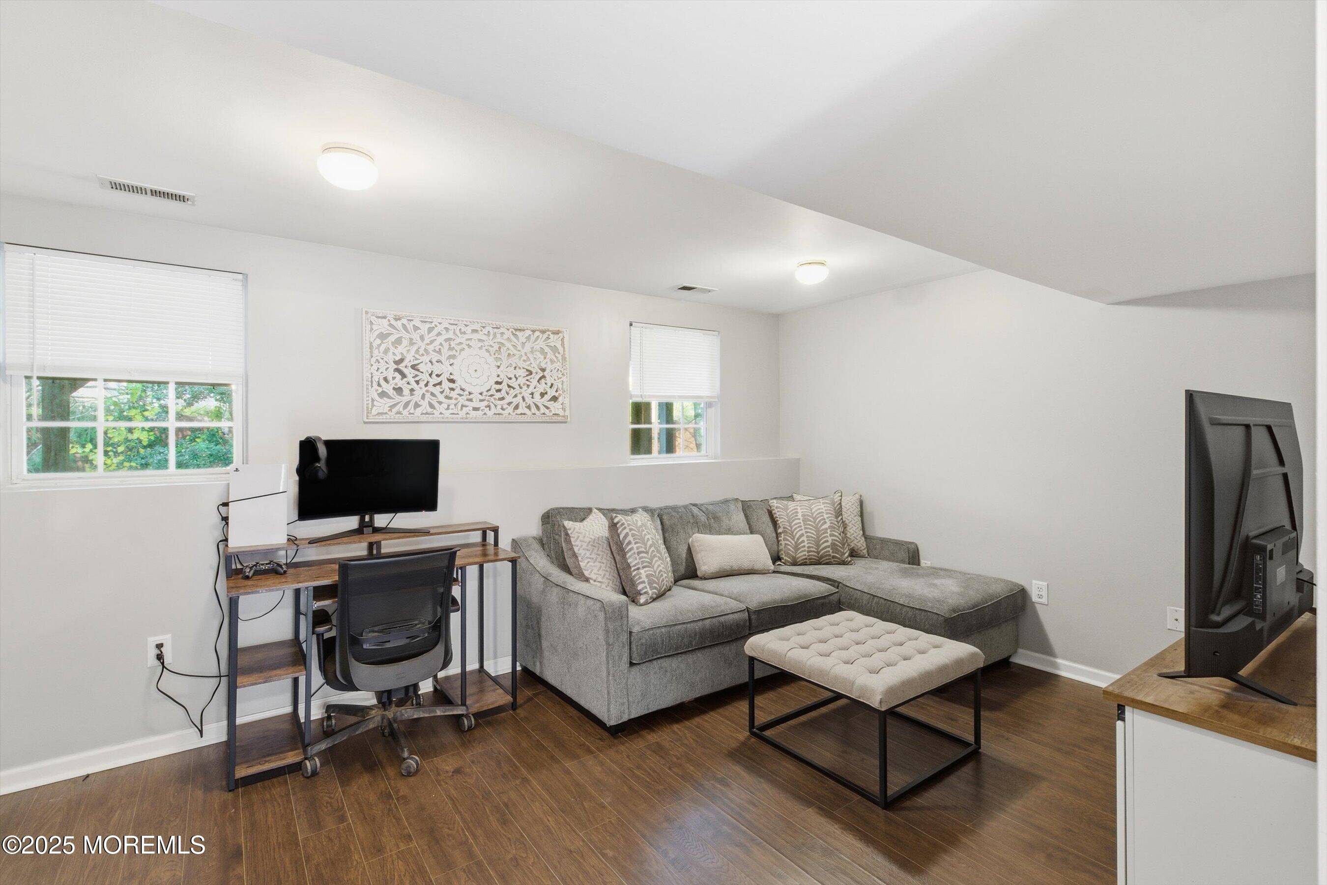 Farmingdale, NJ 07727,9 Abby Road #9