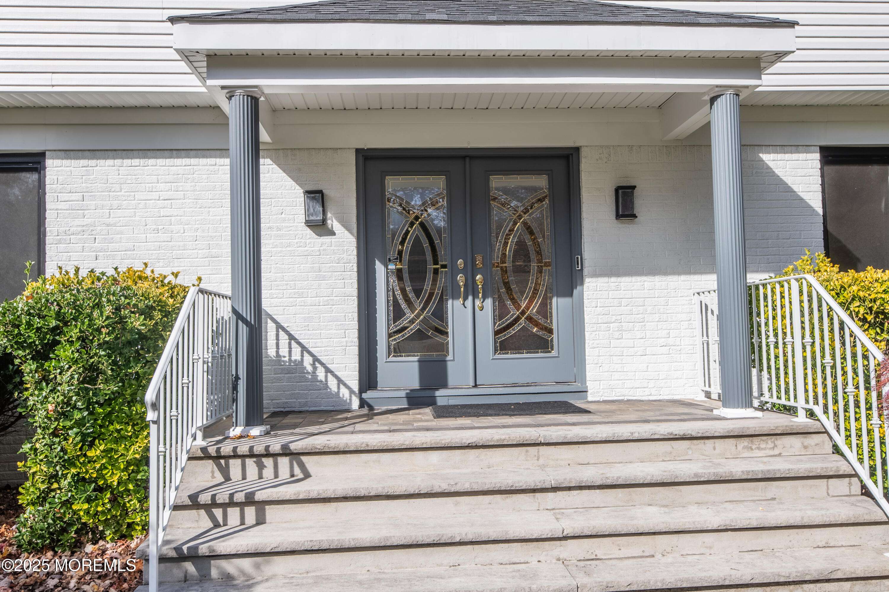 Manalapan, NJ 07726,12 Pence Road