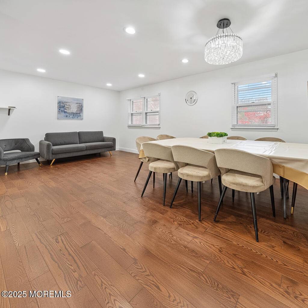 Lakewood, NJ 08701,883 Morris Avenue