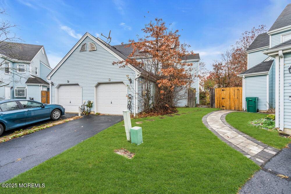 Freehold, NJ 07728,8 Jennings Court