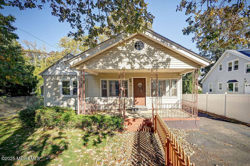 Keyport, NJ 07735,108 W Concourse