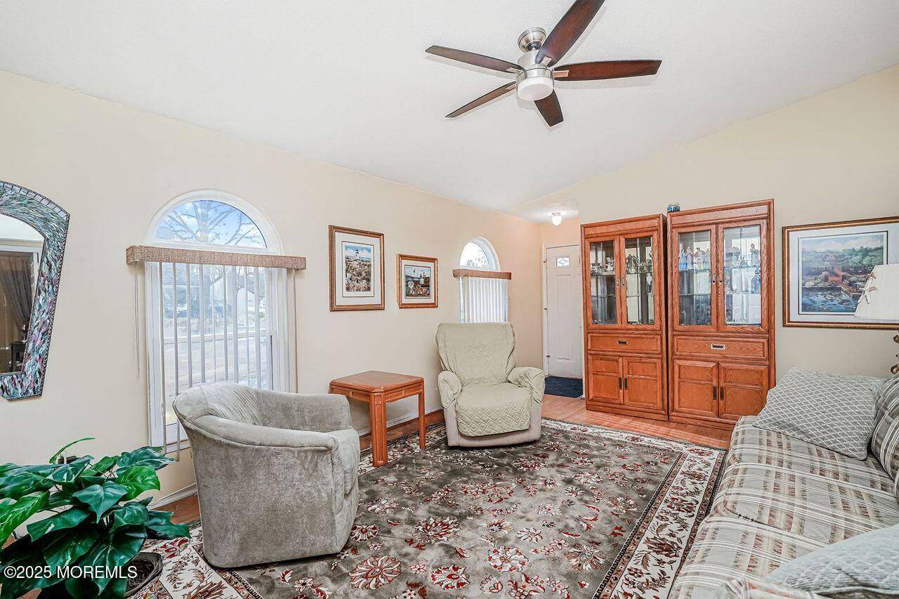 Freehold, NJ 07728,35 Ivy Ridge Close