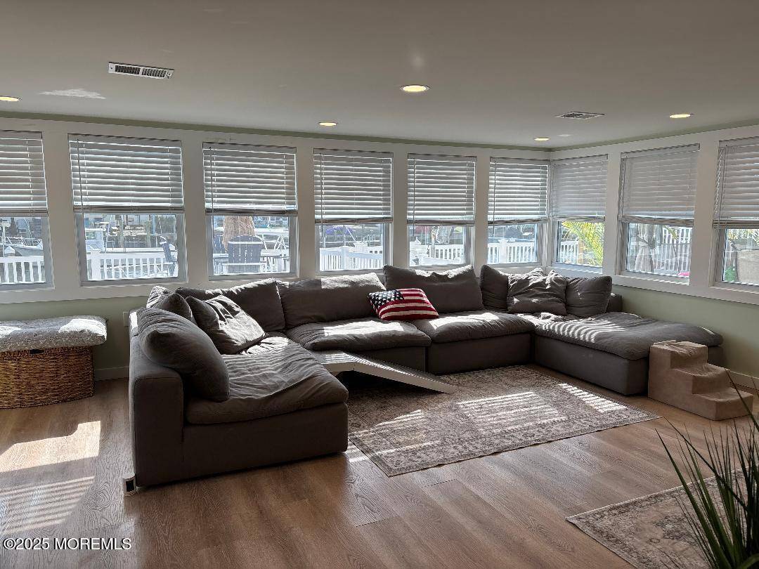 Waretown, NJ 08758,36 Sands Point Road