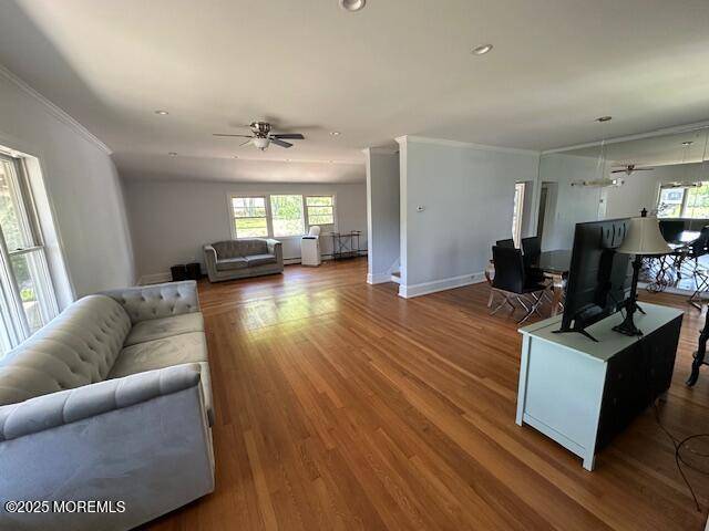 Oakhurst, NJ 07755,421 W Lincoln Avenue