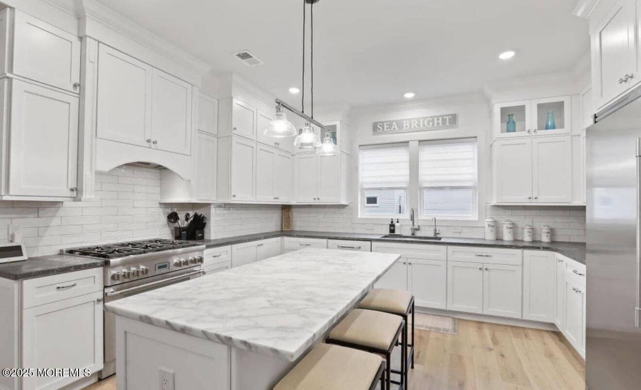 Sea Bright, NJ 07760,7 Center Street #July/August