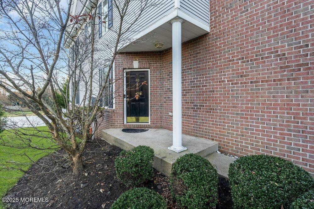 Manalapan, NJ 07726,40 Demarest Drive