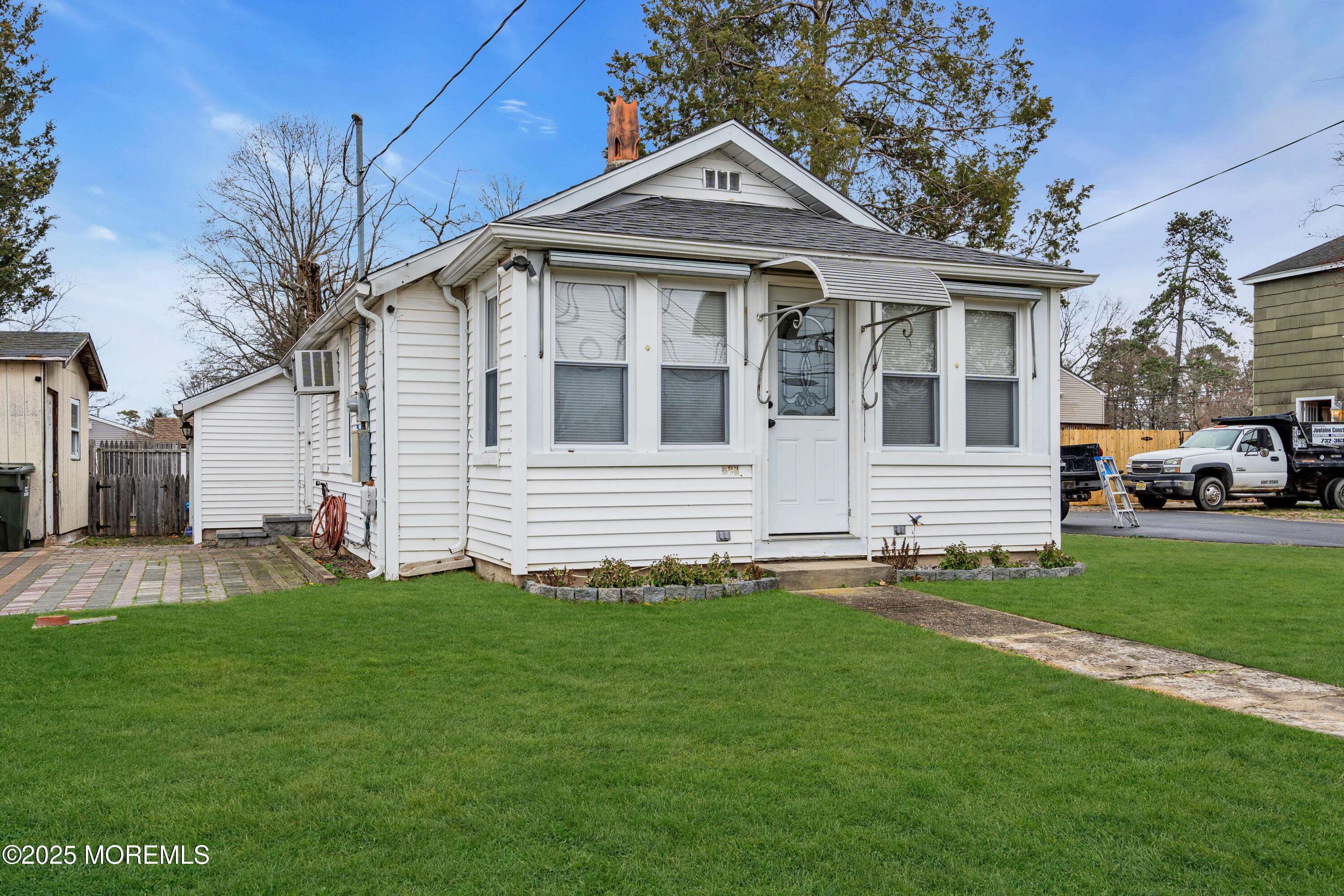 Lakehurst, NJ 08733,103 Lilac Street