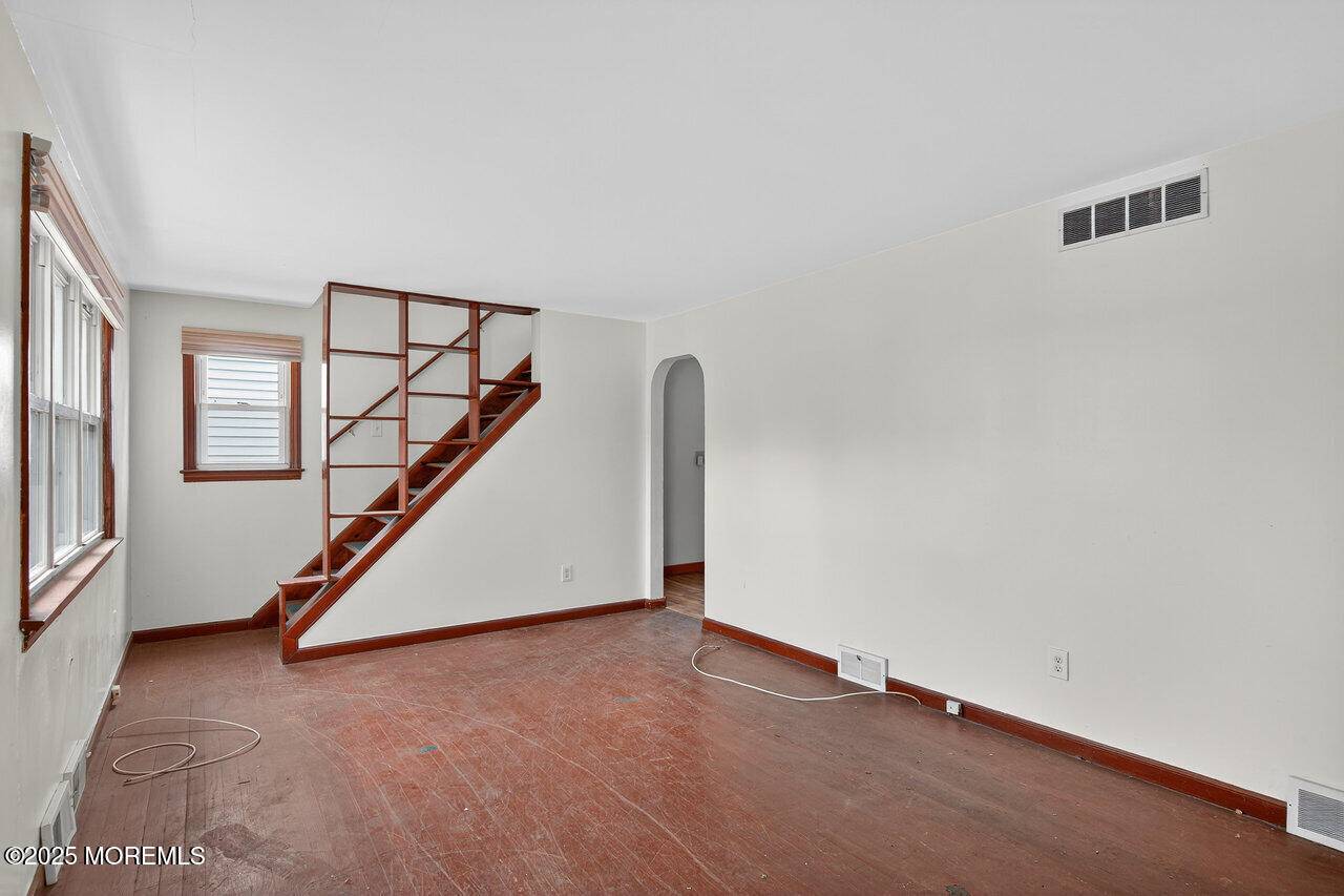 Florence, NJ 08518,217 E 4th Street