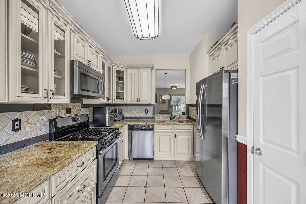 Dayton, NJ 08810,408 Blossom Circle