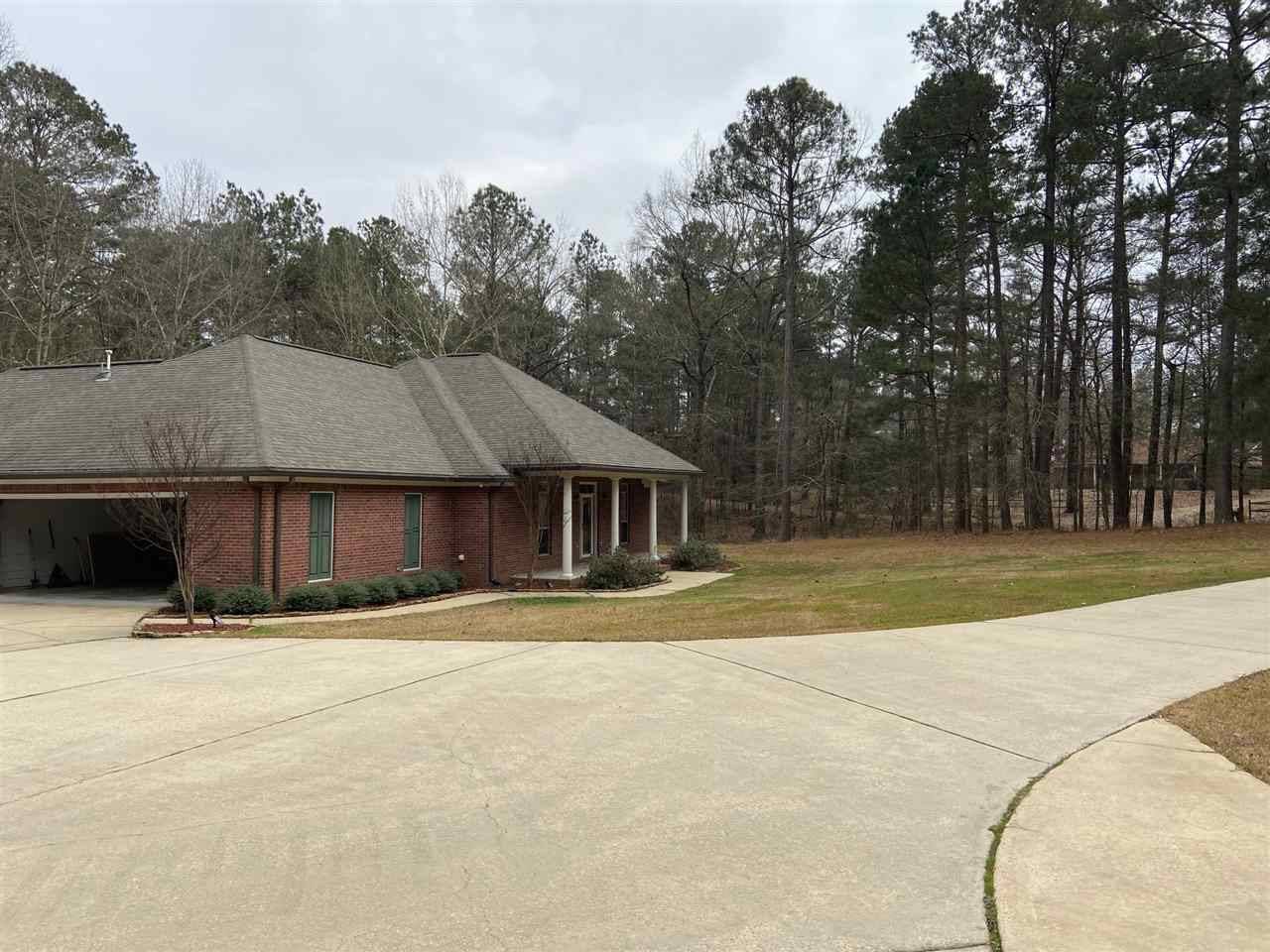 Madison, MS 39110,277 Crescent Lake Drive